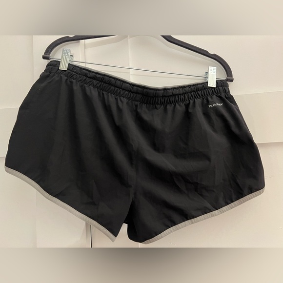 Reebok || Running Shorts Large - Picture 2 of 3